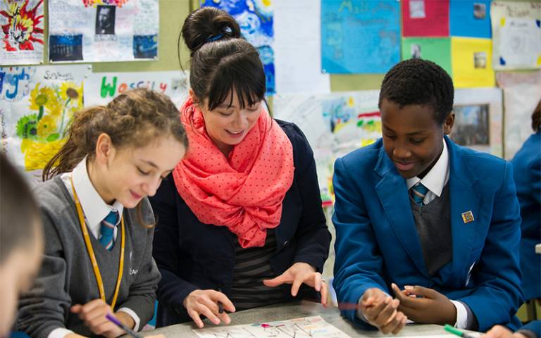 teacher-students-learning